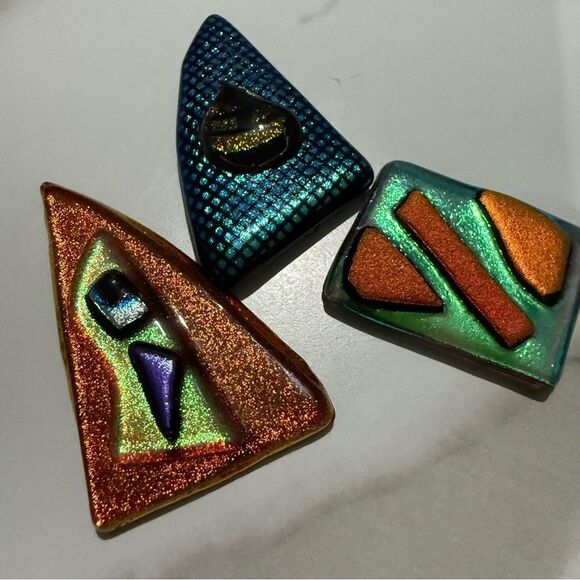 DICHROIC FUSED GLASS PINS – SET OF 3 ABSTRACT STATEMENT PIECES 🎨💫 - Picture 9 of 17